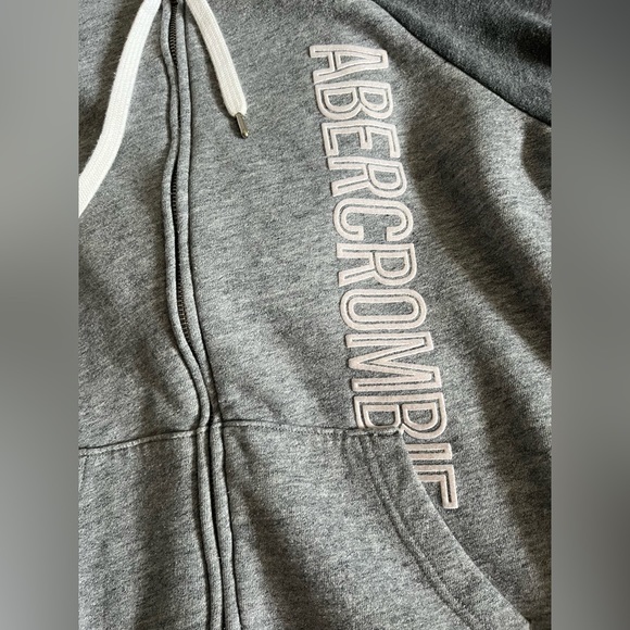 Abercrombie & Fitch zip up jacket - Picture 3 of 10
